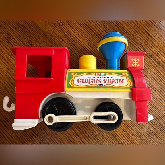 SOLD -   Vintage Fisher Price #991 Little People Circus Train Engine Only - Picture 9 of 12